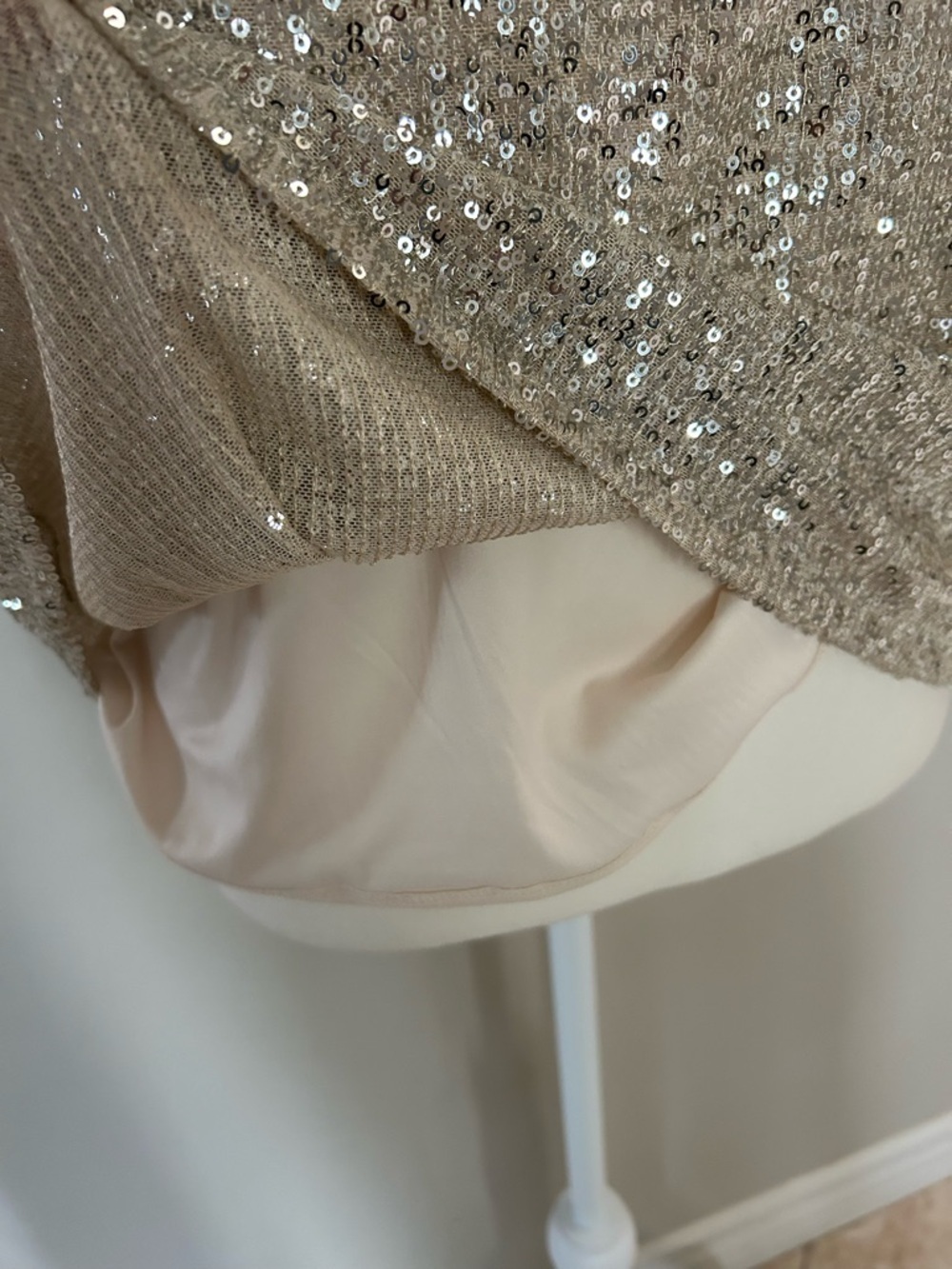 MELLODAY Gold Sequined Shirt Sleeve Lined Top - Picture 3 of 8